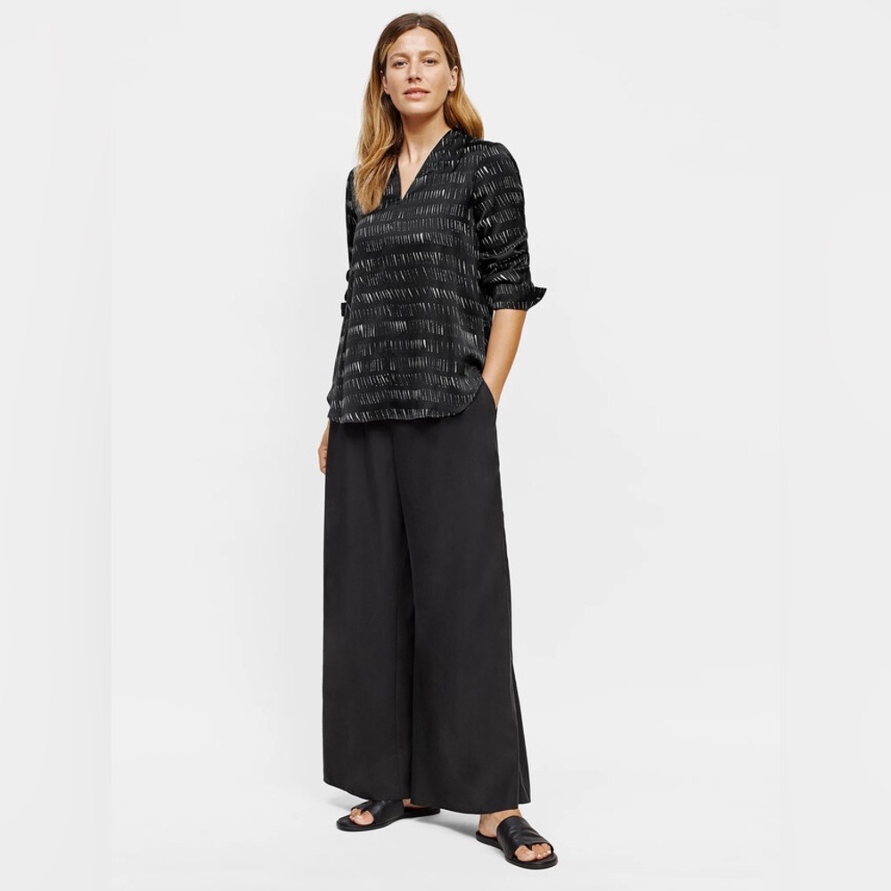 🍃EILEEN FISHER Silk Organic Cotton Dash V-Neck Shirt